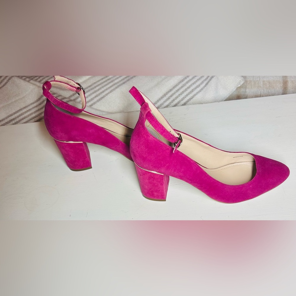 White House Black Market Fuchsia Magenta Suede Block Heels Ankle Strap Size 9M - Picture 4 of 7